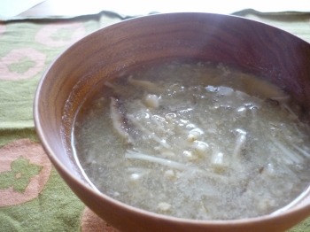 キノコと大根おろしの味噌スープ